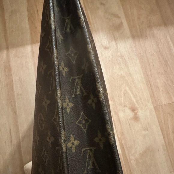 Authentic Louis Vuitton Monogram Document Laptop Case - Picture 11 of 15